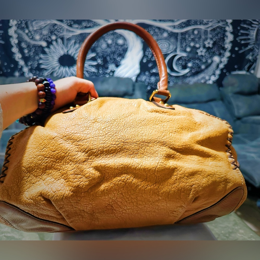 Authentic Vintage MCM shoulder bag soft Tan Leather Satchel with Gold Accents - Picture 15 of 17